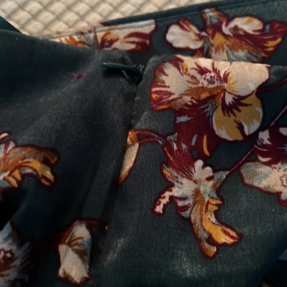 Floral skirt - Picture 6 of 7